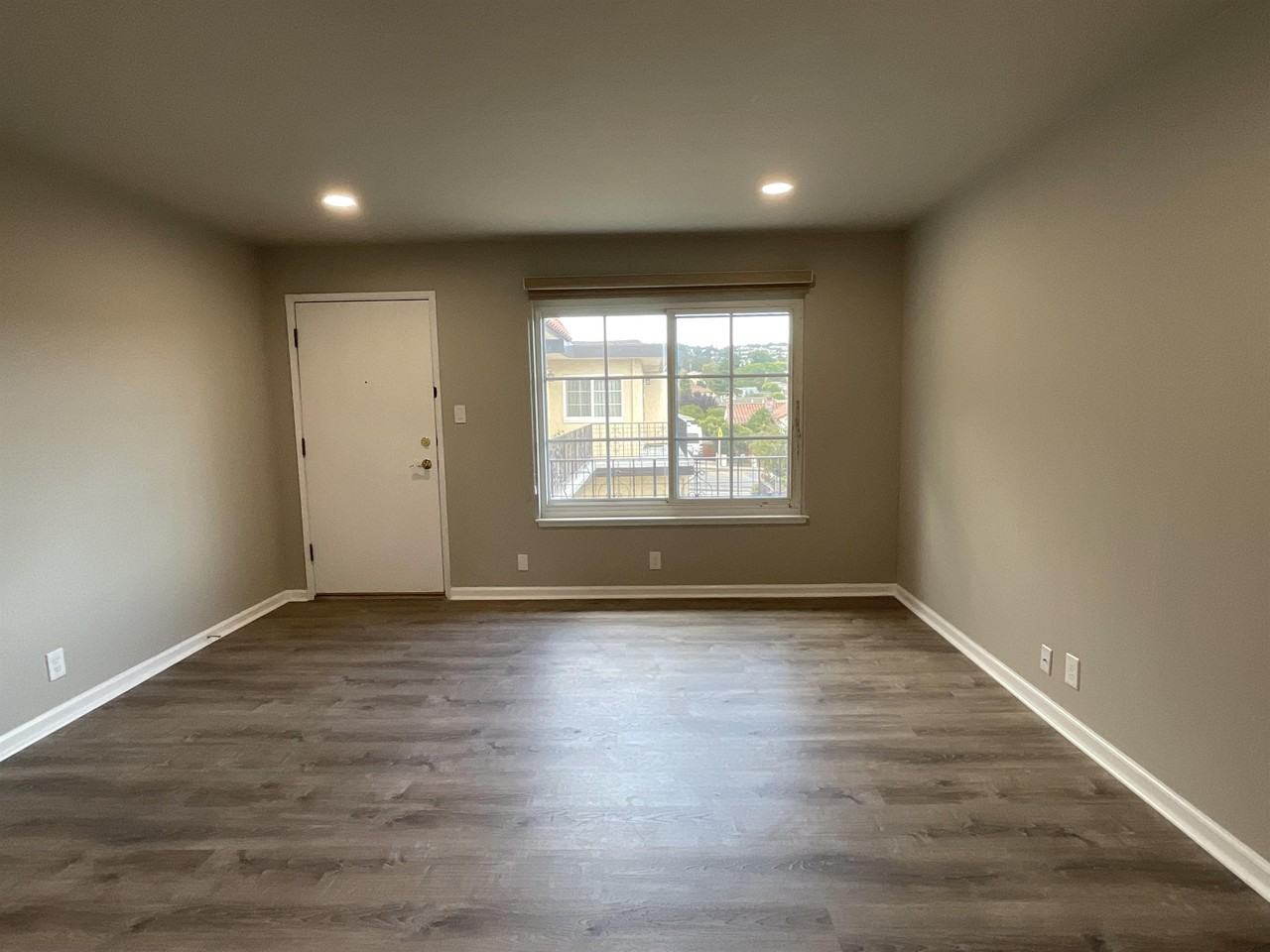 130 Magnolia Avenue - Photo 4 of 25