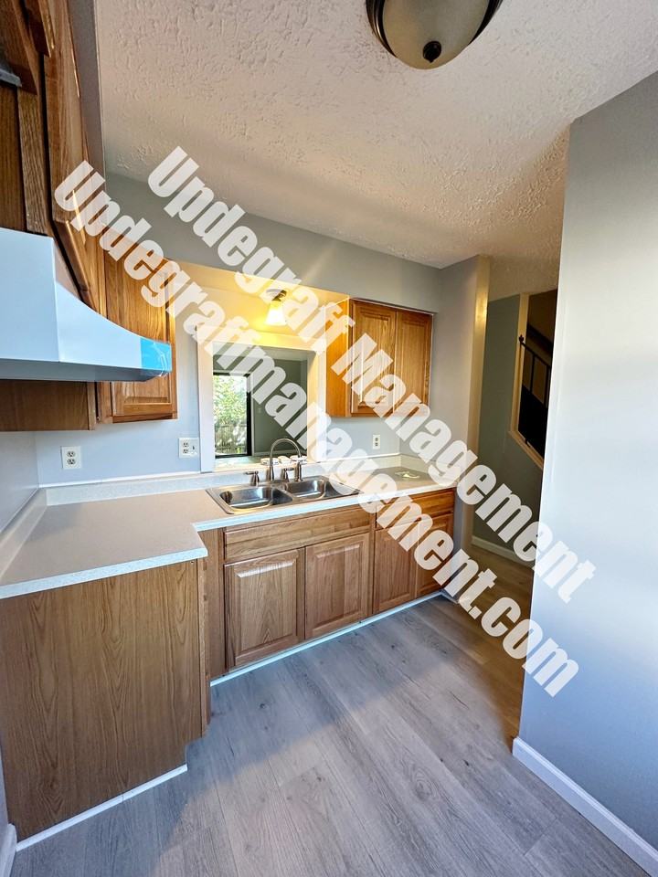 1118-1120 Lake Avenue - Photo 2 of 13