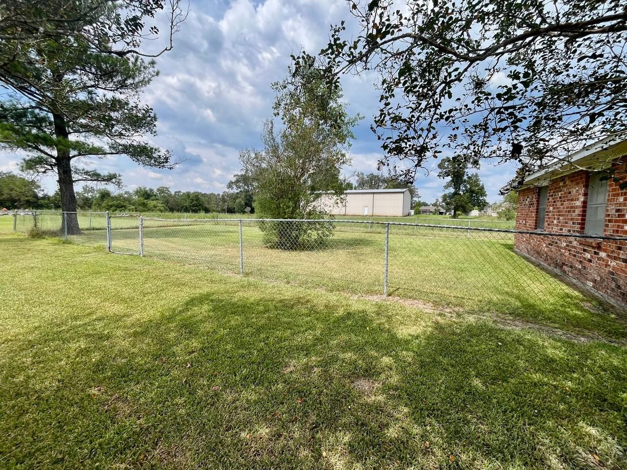 14253 Highway 431 - Photo 3 of 17