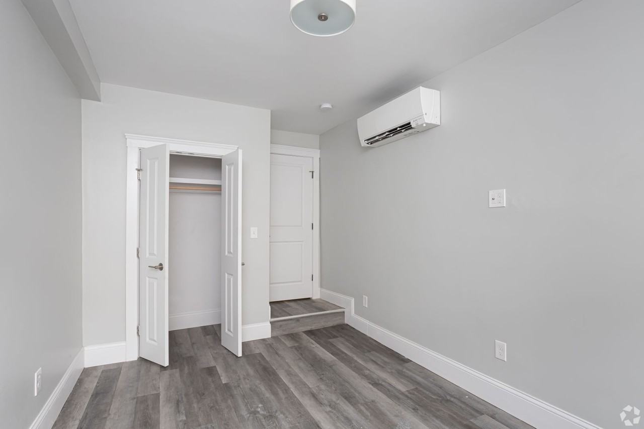 108-110 Meridian Street - Photo 2 of 4