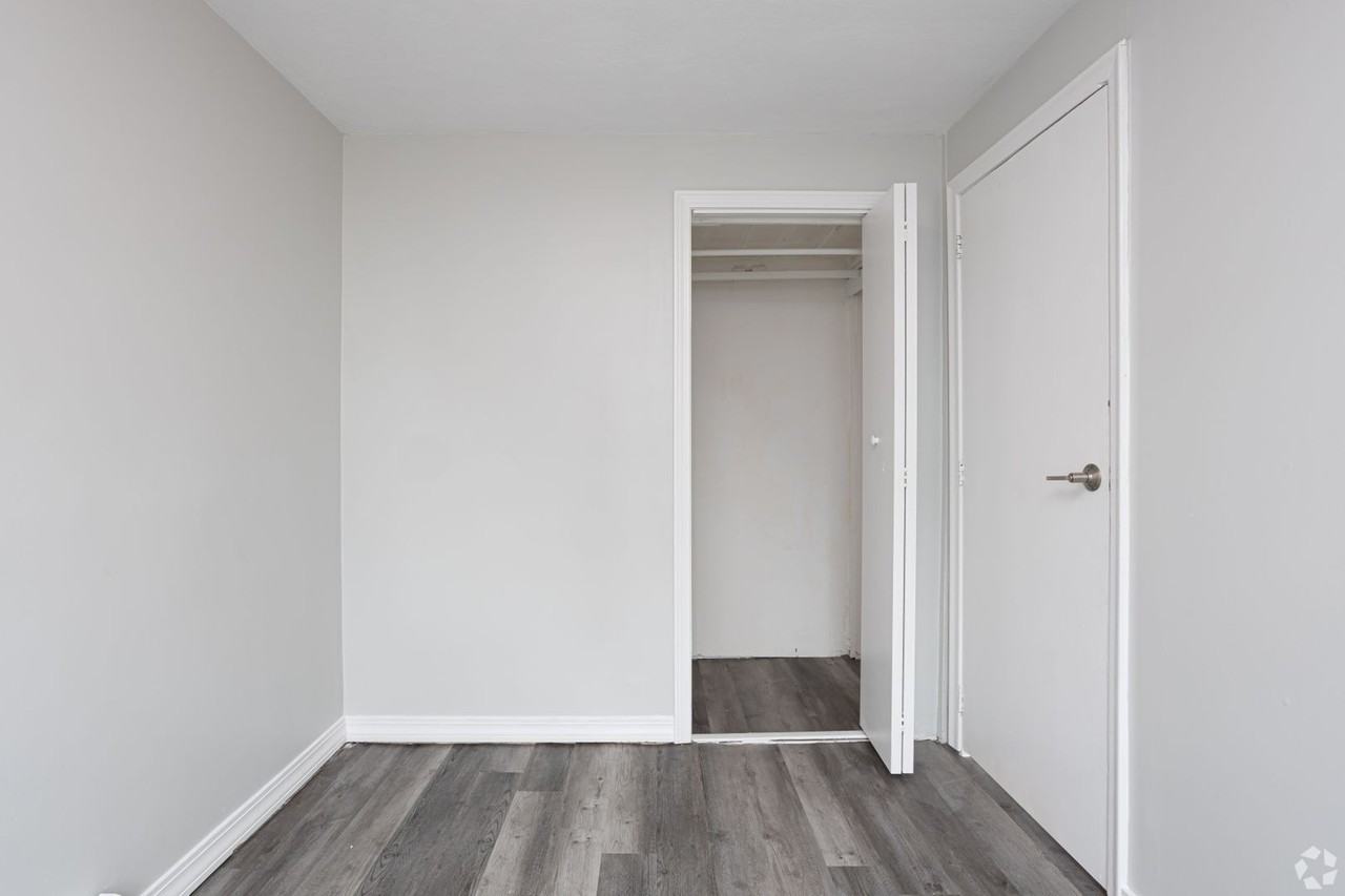 108-110 Meridian Street - Photo 3 of 4