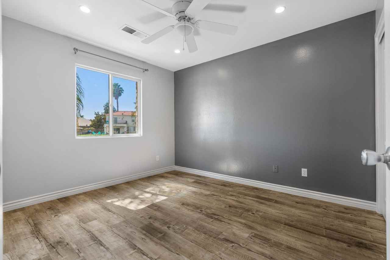 5407 Cove Ct - Photo 3 of 24