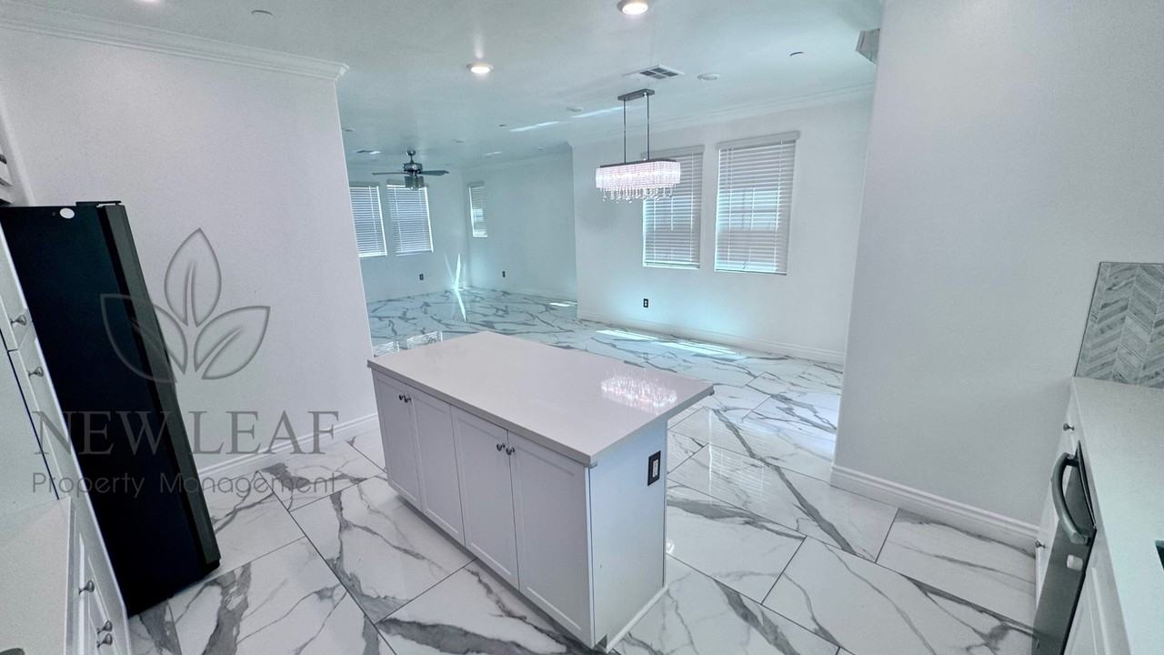 2227 Rose Garden Ct - Photo 7 of 44