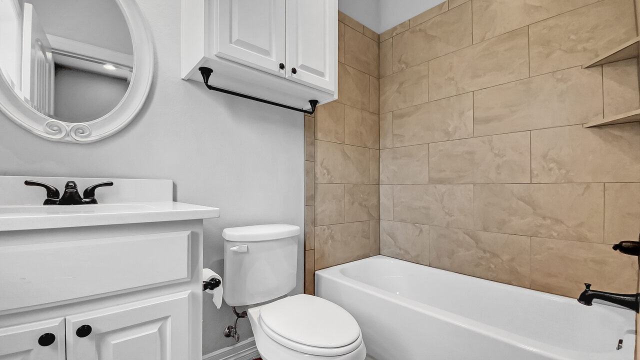 316 Fairway Drive - Photo 2 of 15