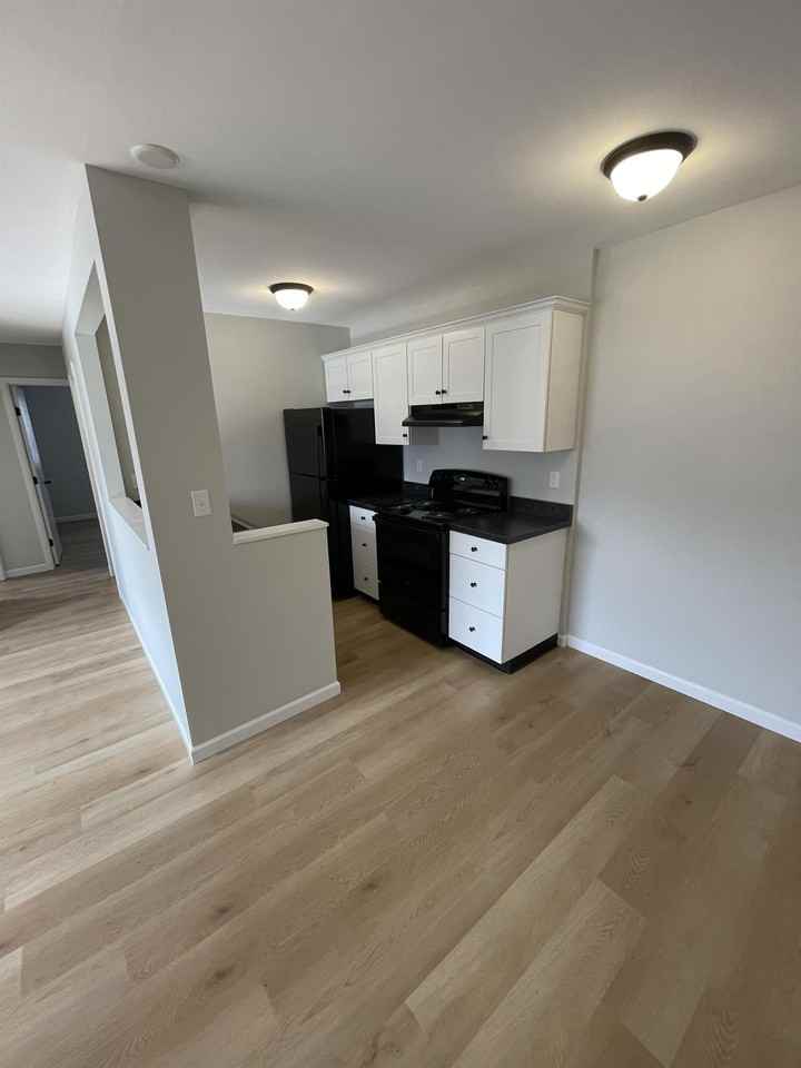 607 6th Avenue - Photo 3 of 15