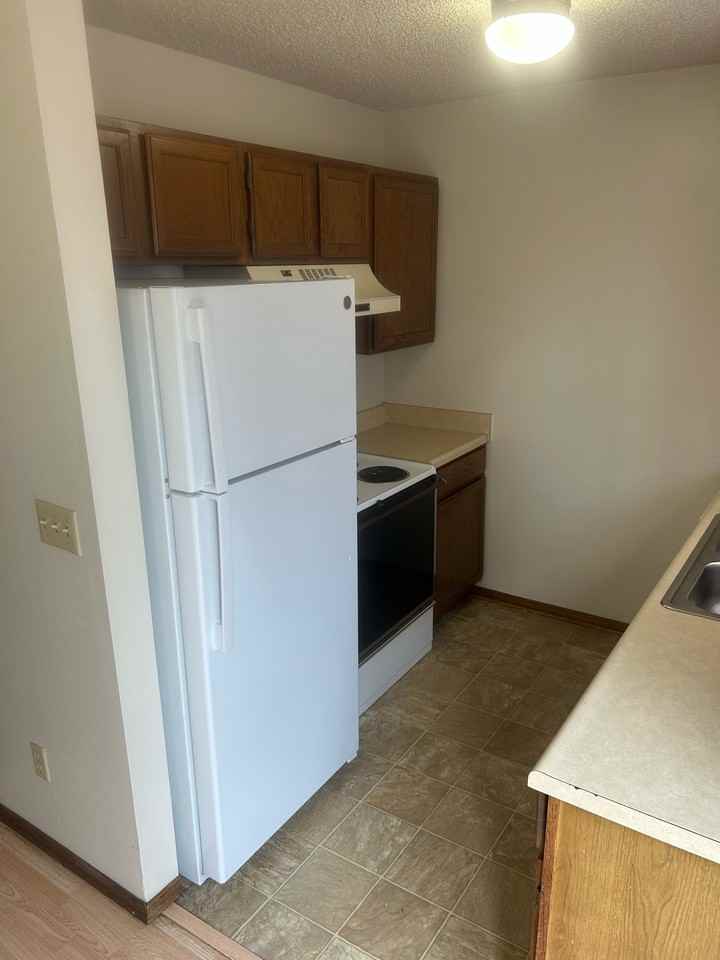 3909 W. 31st. St. South - Photo 3 of 13