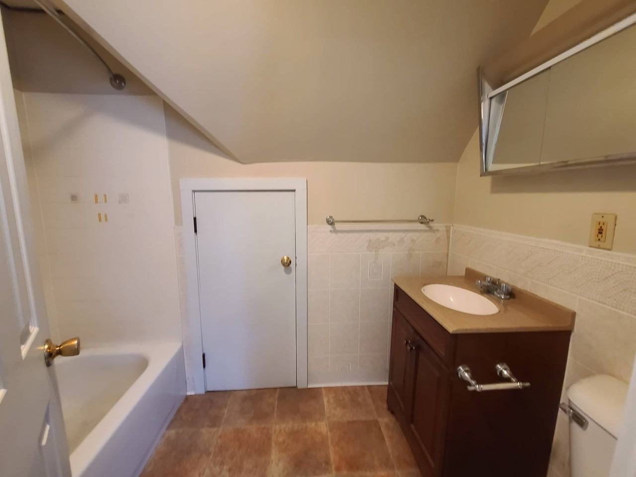 196 Hillside St - Photo 3 of 10