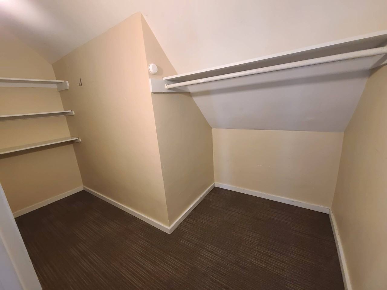 196 Hillside St - Photo 4 of 10