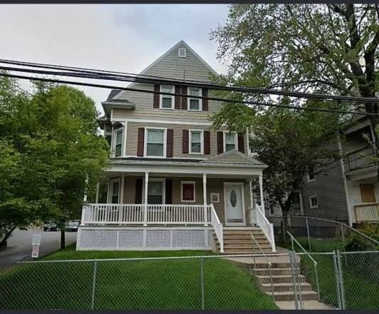 196 Hillside St - Photo 5 of 10