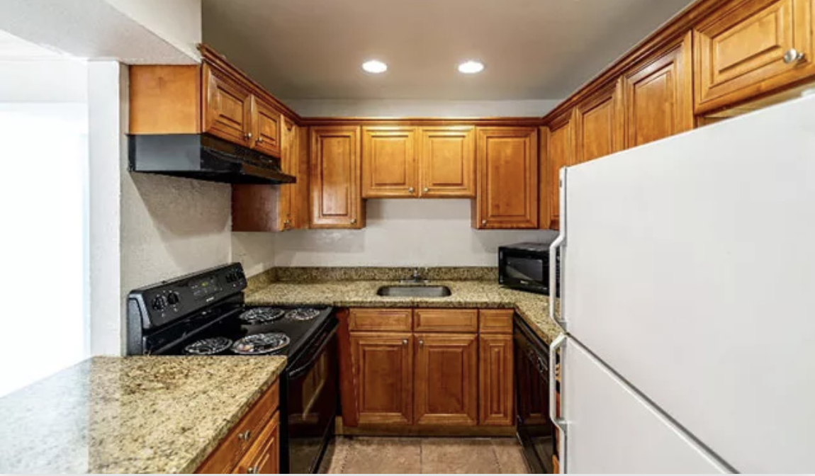 Tropical View Apartments - Photo 5 of 36