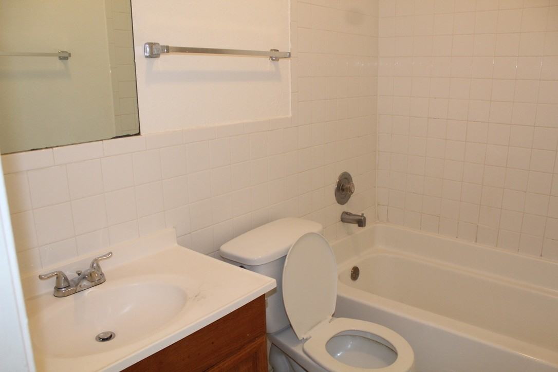 Tropical View Apartments - Photo 2 of 46