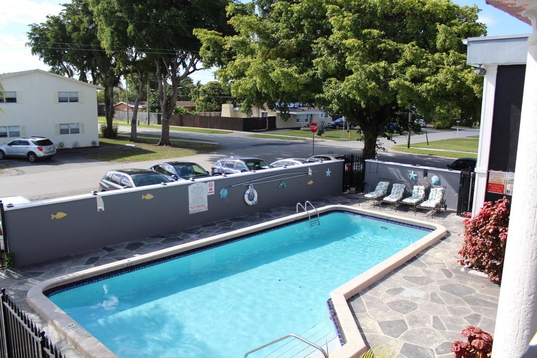 Tropical View Apartments - Photo 4 of 46