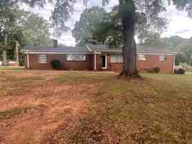 8224 Douglas Dr - Photo 1 of 1