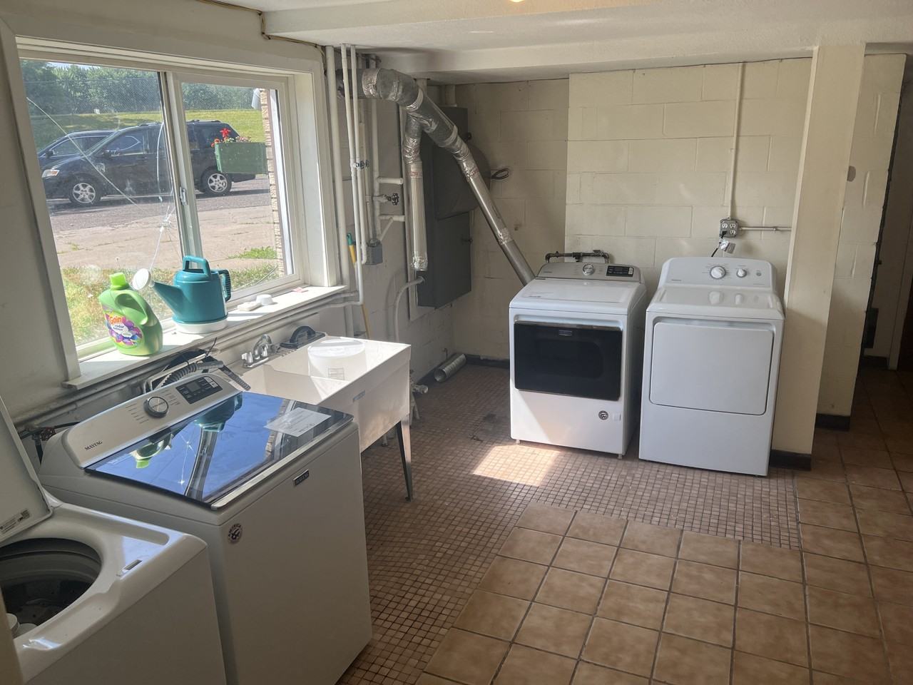 Hillside - Photo 3 of 7