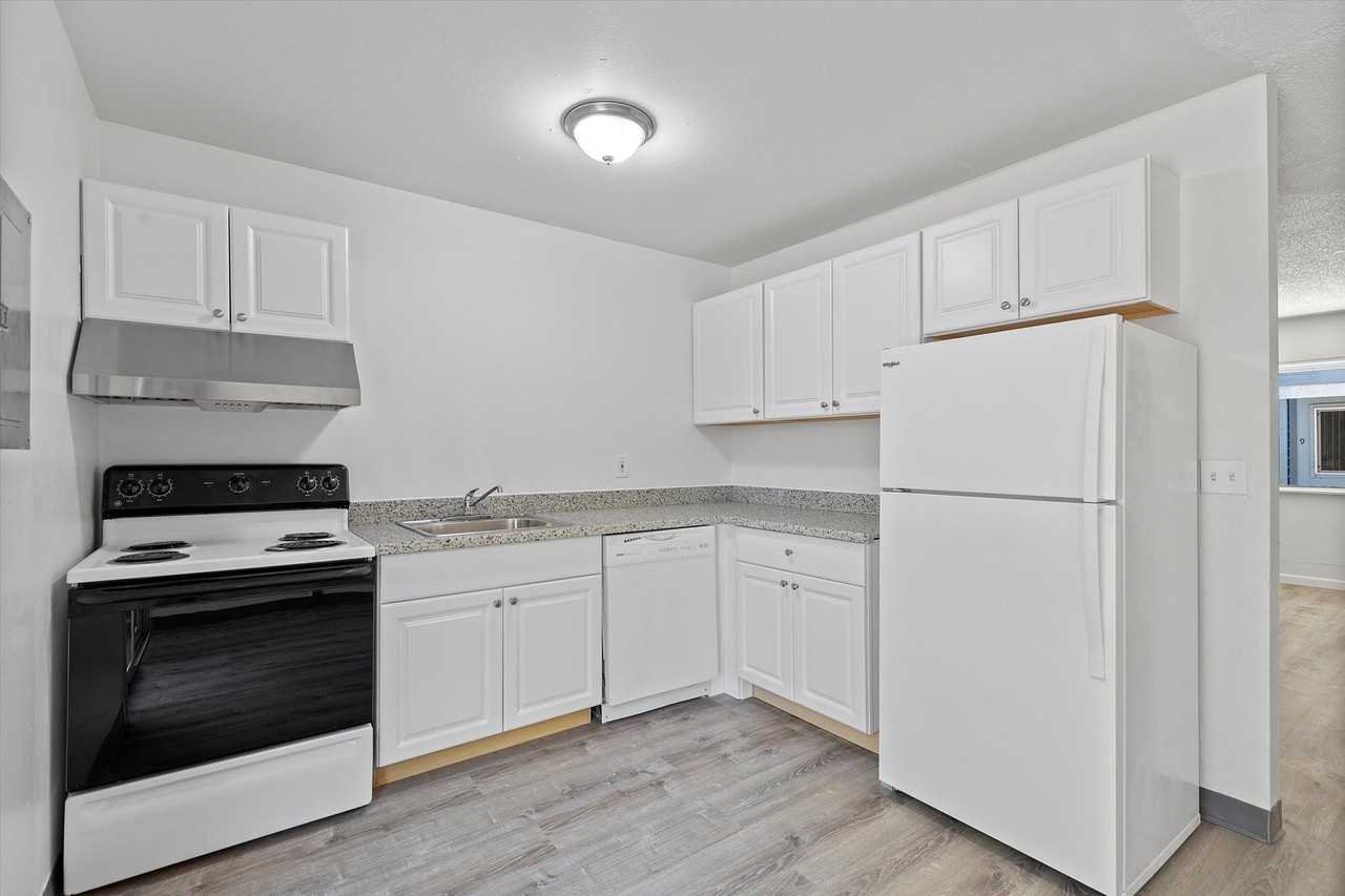 Glenwood on Powell LLC - Photo 2 of 6