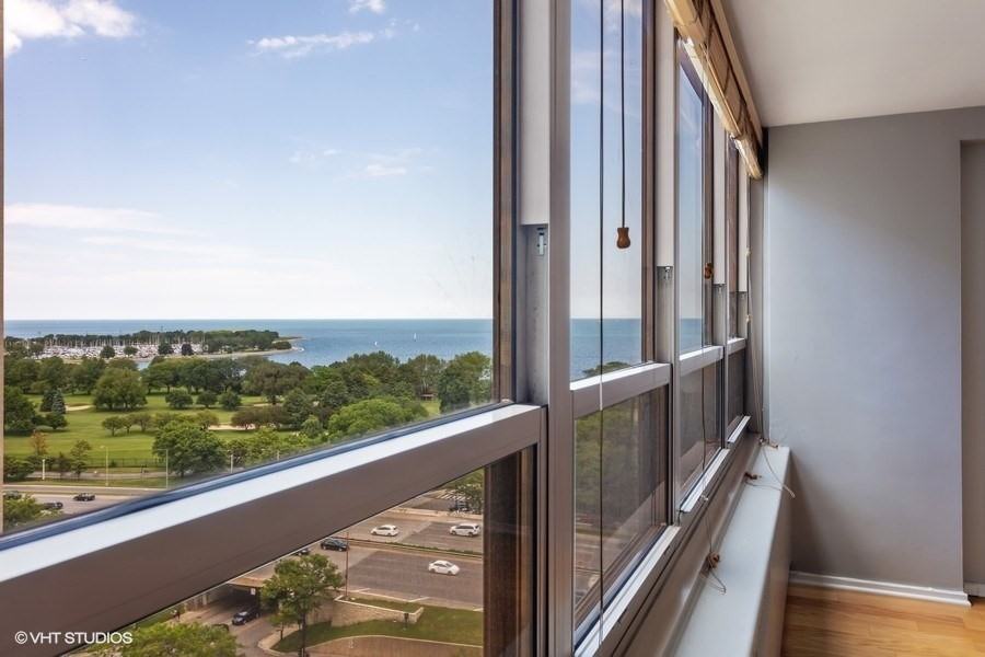 3950 North Lake Shore Drive #1524 - Photo 2 of 16