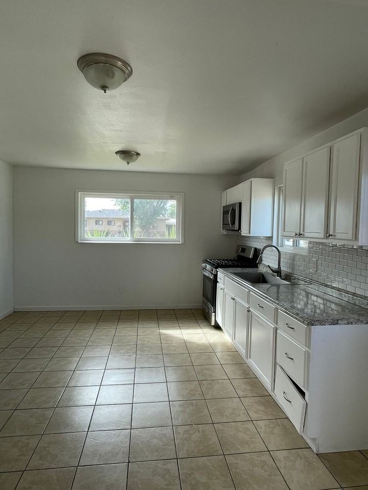 404 Lime Ave - Photo 7 of 15