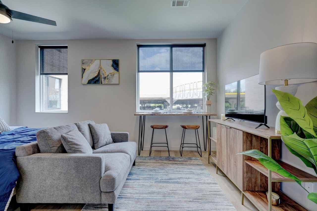 Ayva at Midtown - Photo 5 of 21