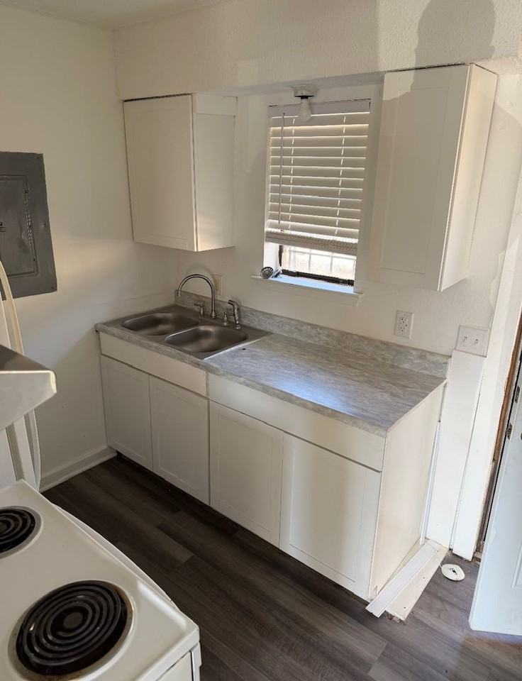 1304 Meriweather Ave - Photo 5 of 15