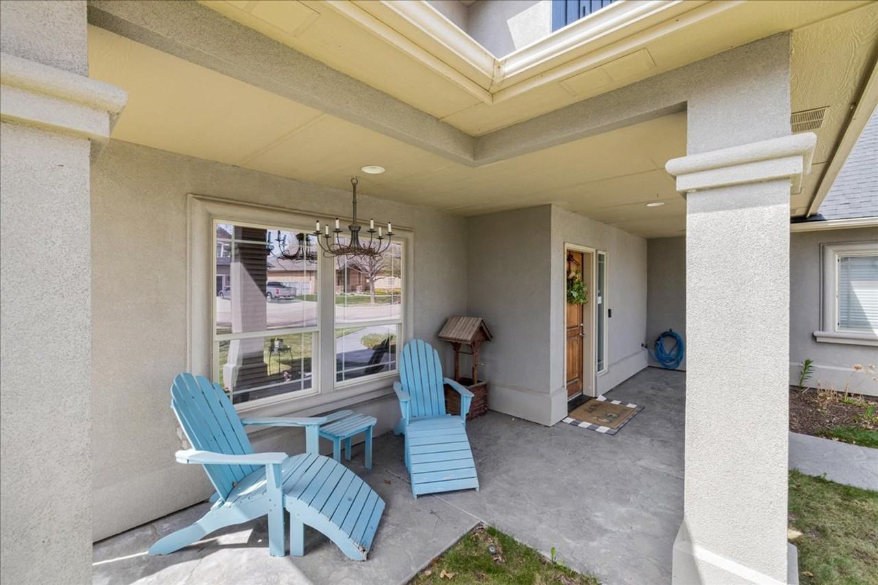 2279 S Bear Claw Way #1308969P - Photo 4 of 47