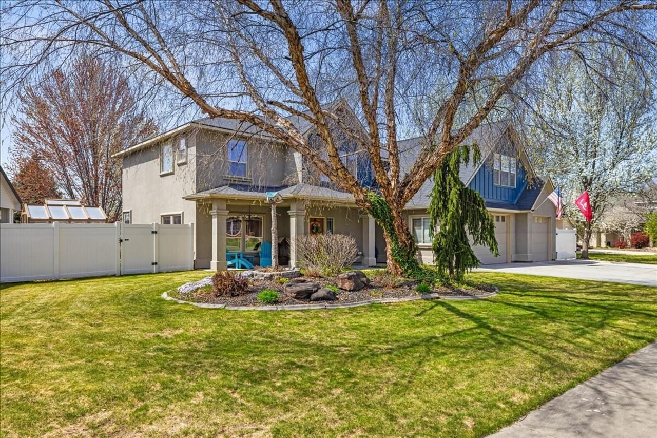 2279 S Bear Claw Way #1308969P - Photo 3 of 47