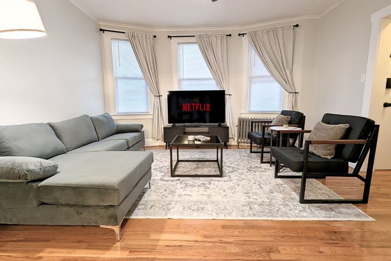 205 S Essex Ave #1301597P - Photo 3 of 36