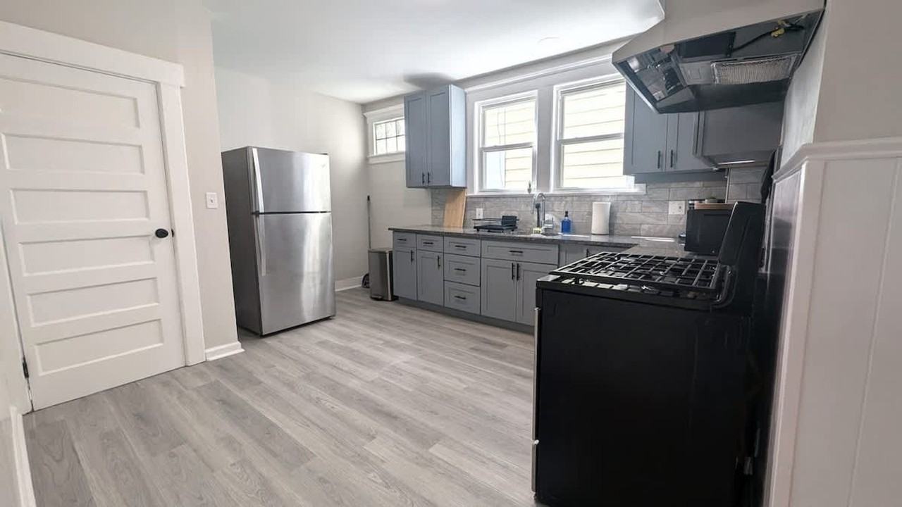 205 S Essex Ave #1301597P - Photo 7 of 36