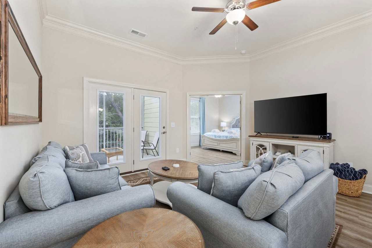 587A Sunnyside Ave #1308943P - Photo 2 of 50