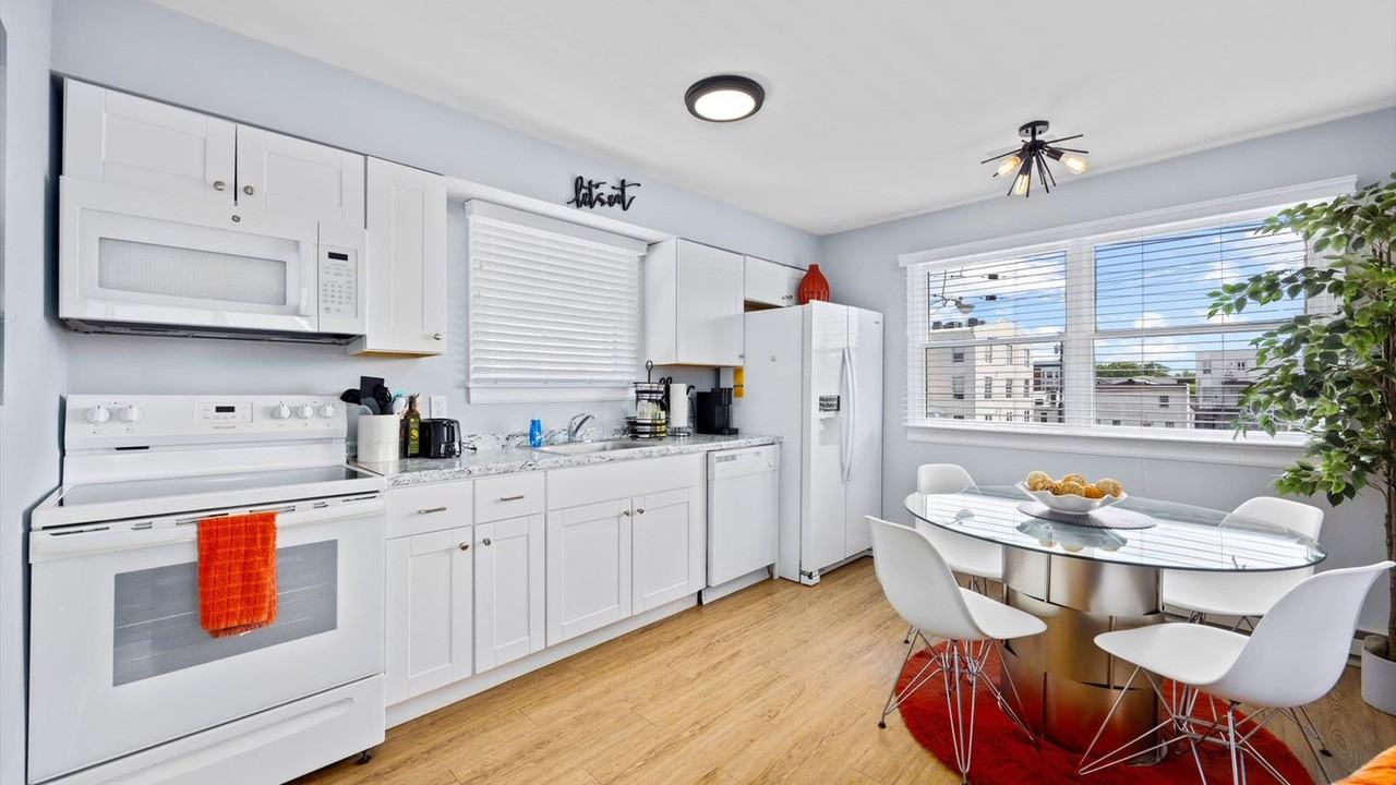 714 West Ave #1309009P - Photo 2 of 25