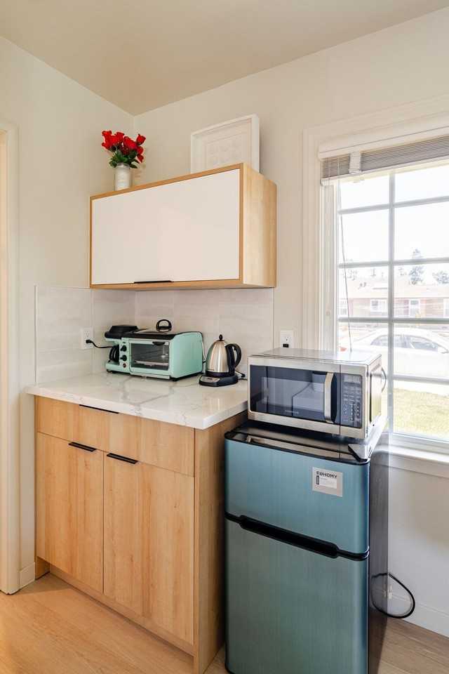 945 Maryann Dr #1310563P - Photo 3 of 21