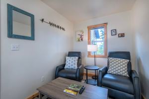 featured image of 1711 Fischer Ln