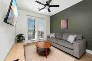 featured image of 207 N Himes Ave