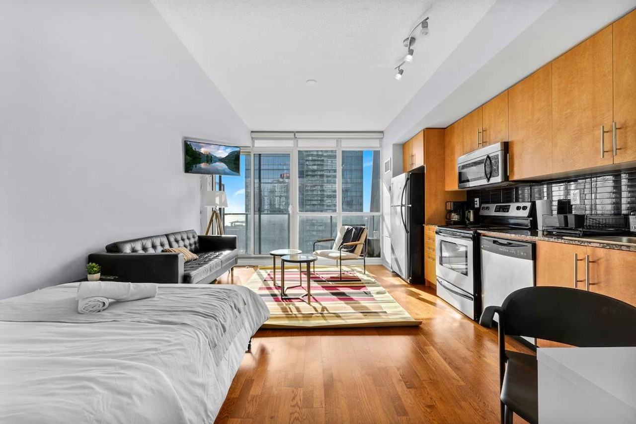 25 York St #1313357P - Photo 3 of 26