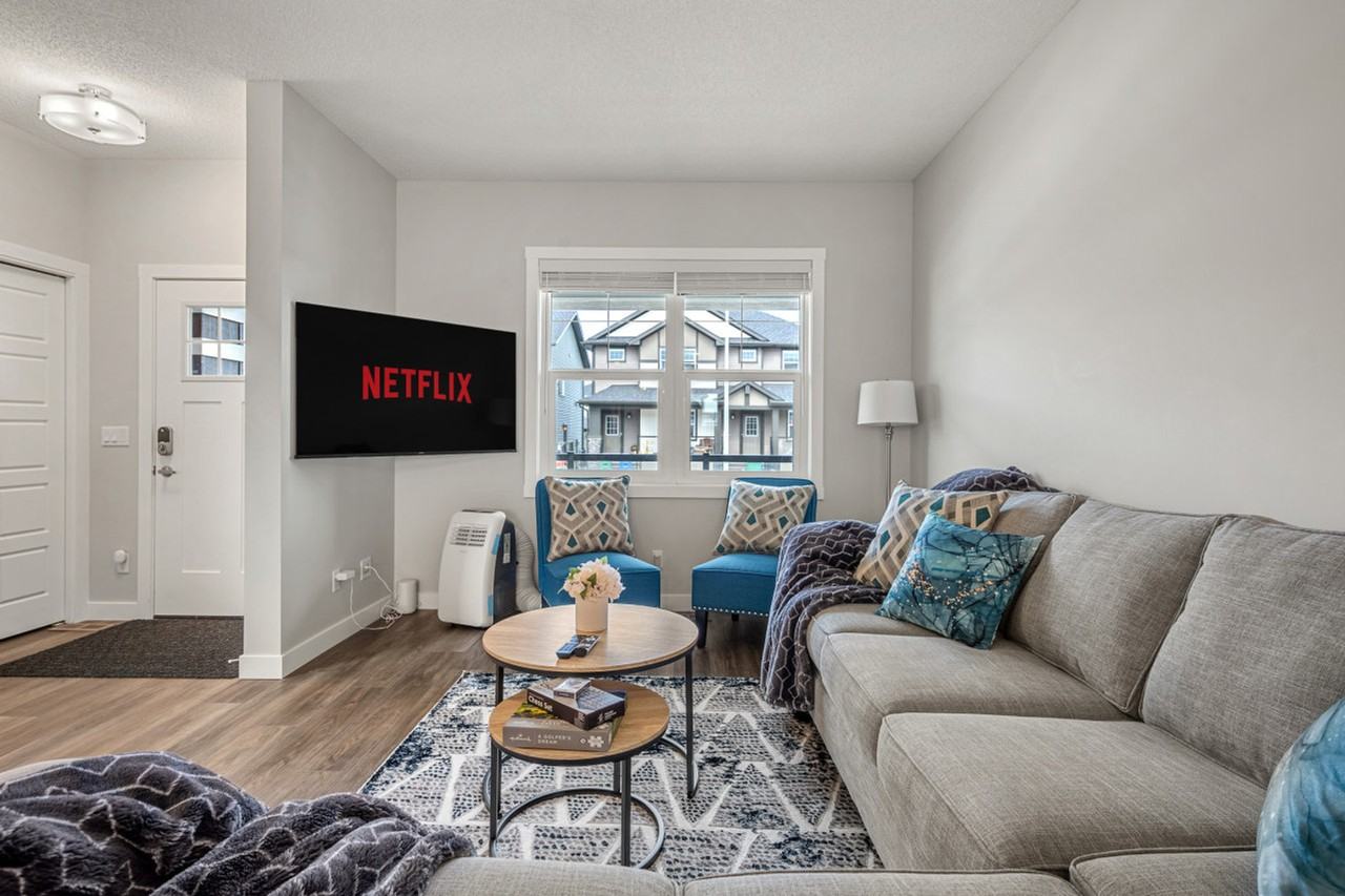 233 Midgrove Mews Sw #1314500P - Photo 5 of 37