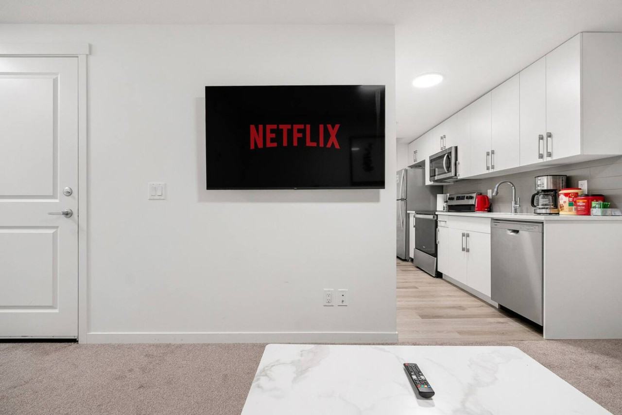 226 Magnolia Way Se #1314557P - Photo 3 of 26