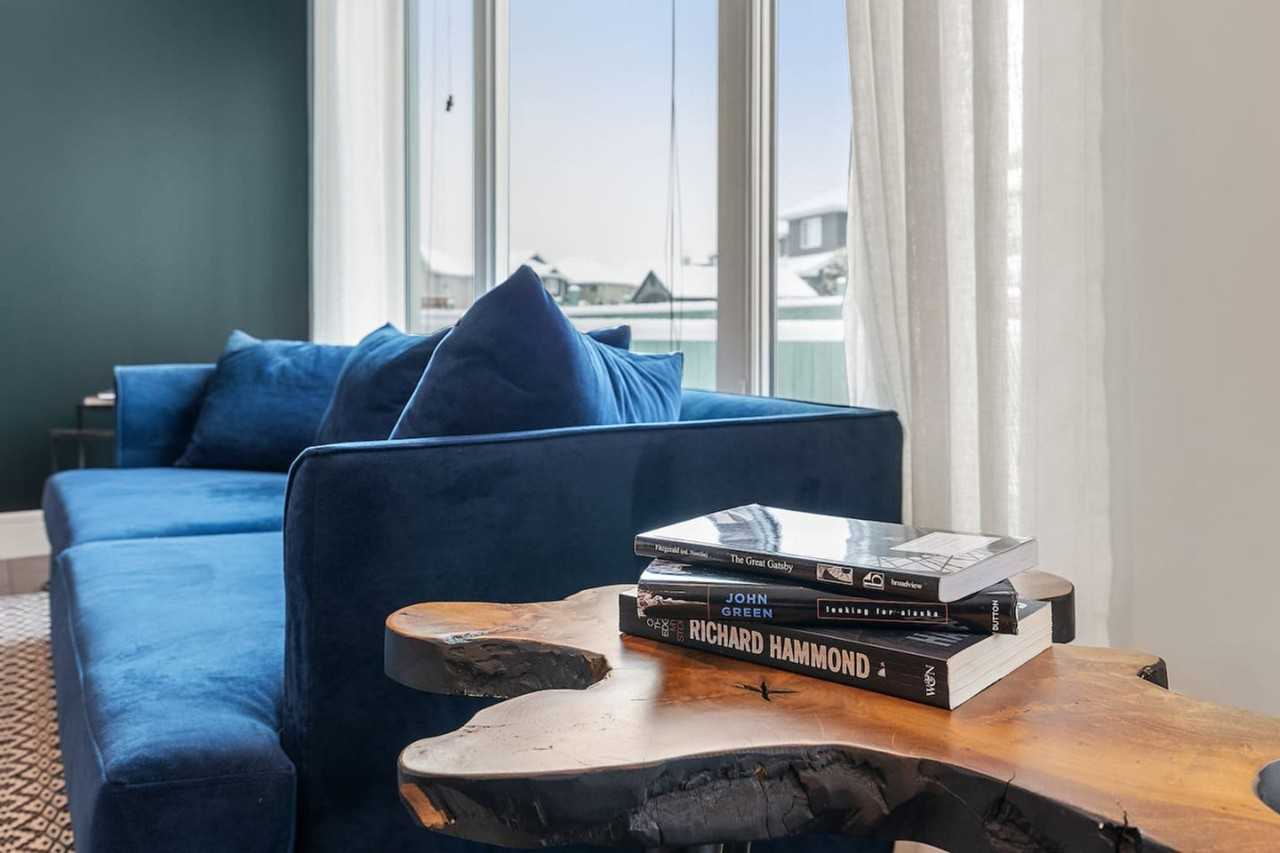 1607 165 Street SW #1314503P - Photo 3 of 42