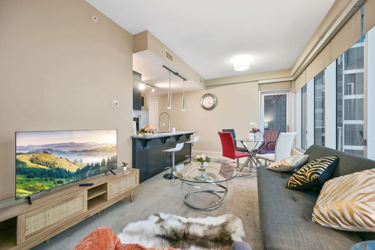 1320 1 St Se #1314523P - Photo 3 of 50