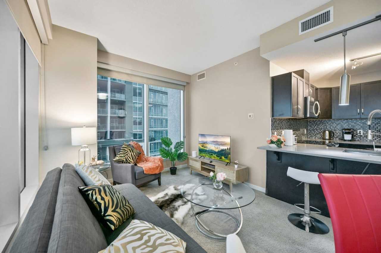 1320 1 St Se #1314523P - Photo 6 of 50