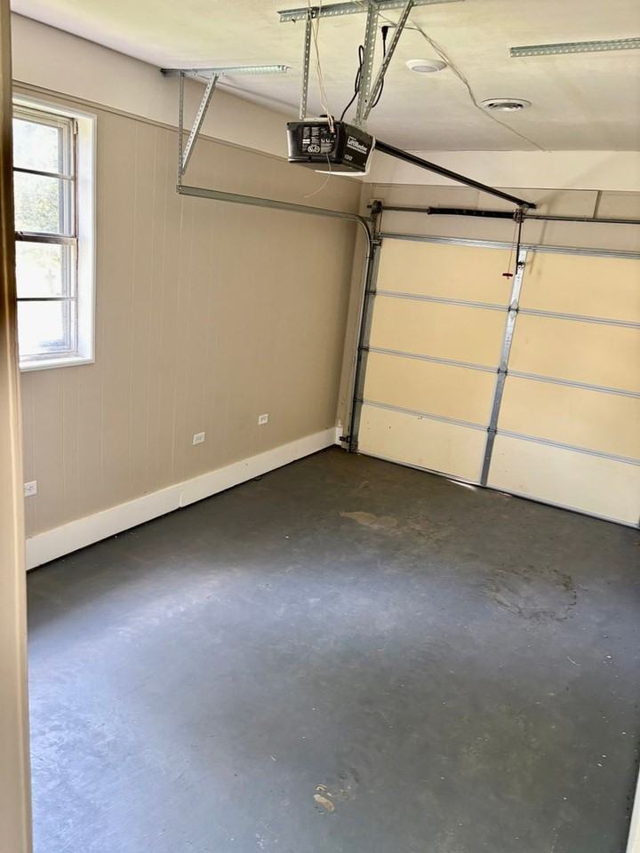 127 Locust St - Photo 2 of 8