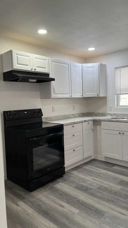 1134 61st Ave - Photo 3 of 18