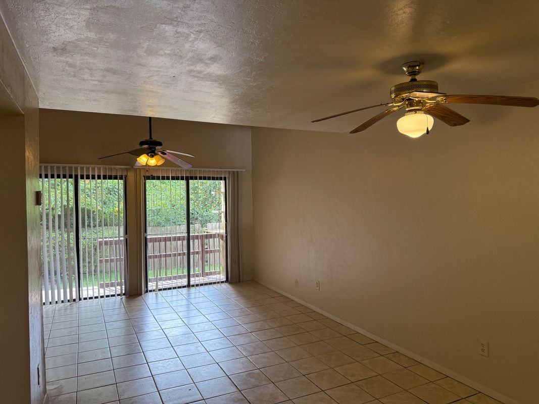 4304 Sw 70th Ter - Photo 6 of 13