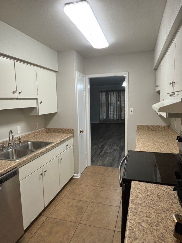 7000 Creswell Rd ##119