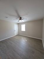 featured image of 911 W 12th St