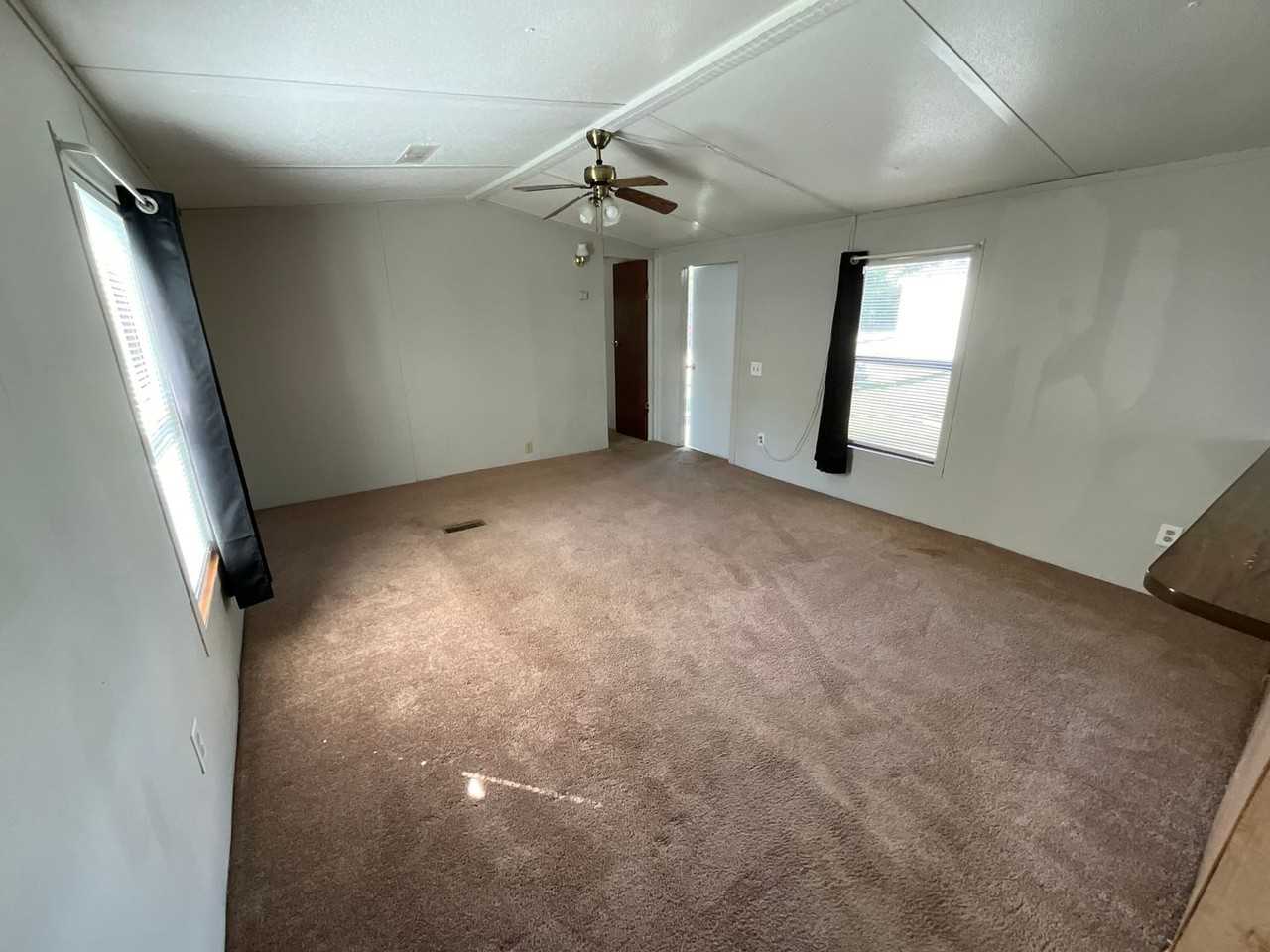5152 Hudson Dr - Photo 2 of 8