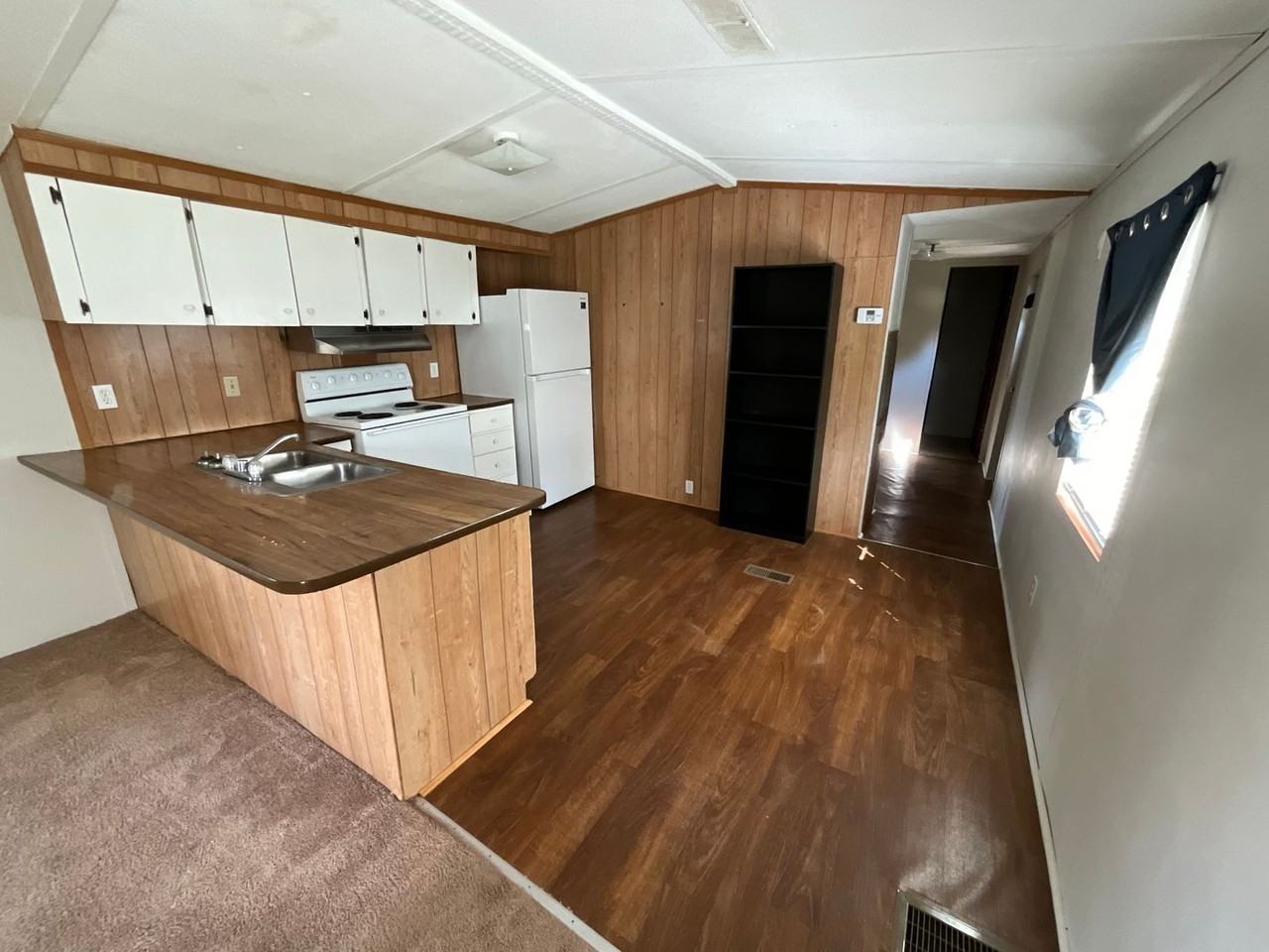 5152 Hudson Dr - Photo 3 of 8