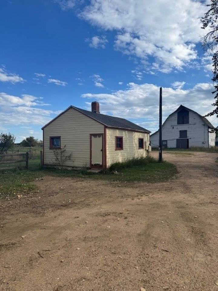 3986 75th St - Photo 3 of 34