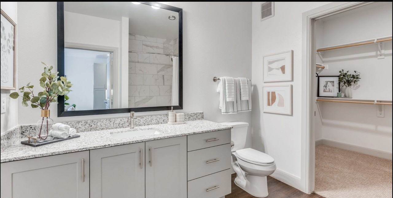 S Cockrell Hill Rd & W Clarendon Dr #6111 - Photo 7 of 18