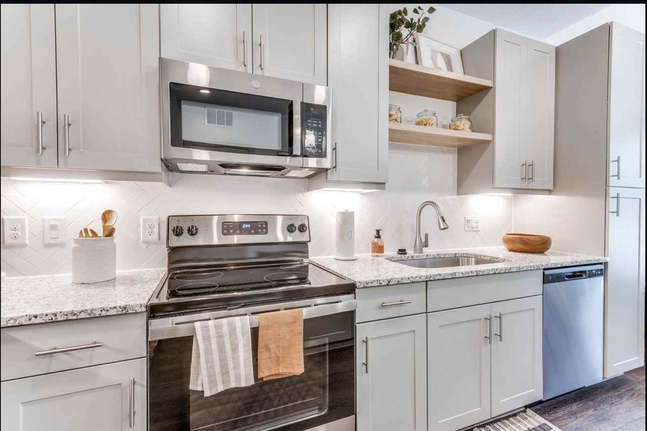 S Cockrell Hill Rd & W Clarendon Dr #6111 - Photo 4 of 18