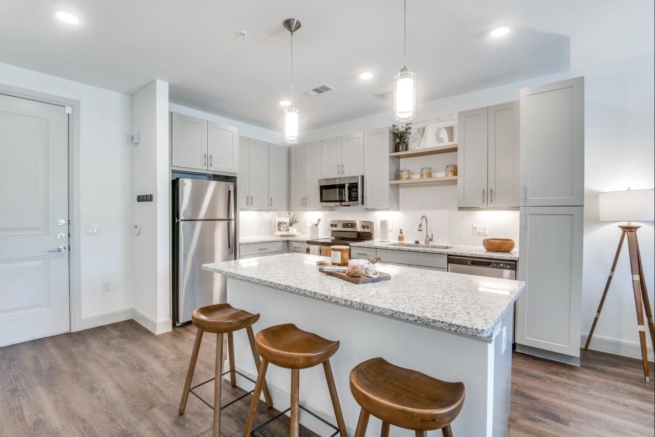 S Cockrell Hill Rd & W Clarendon Dr #6111 - Photo 3 of 18