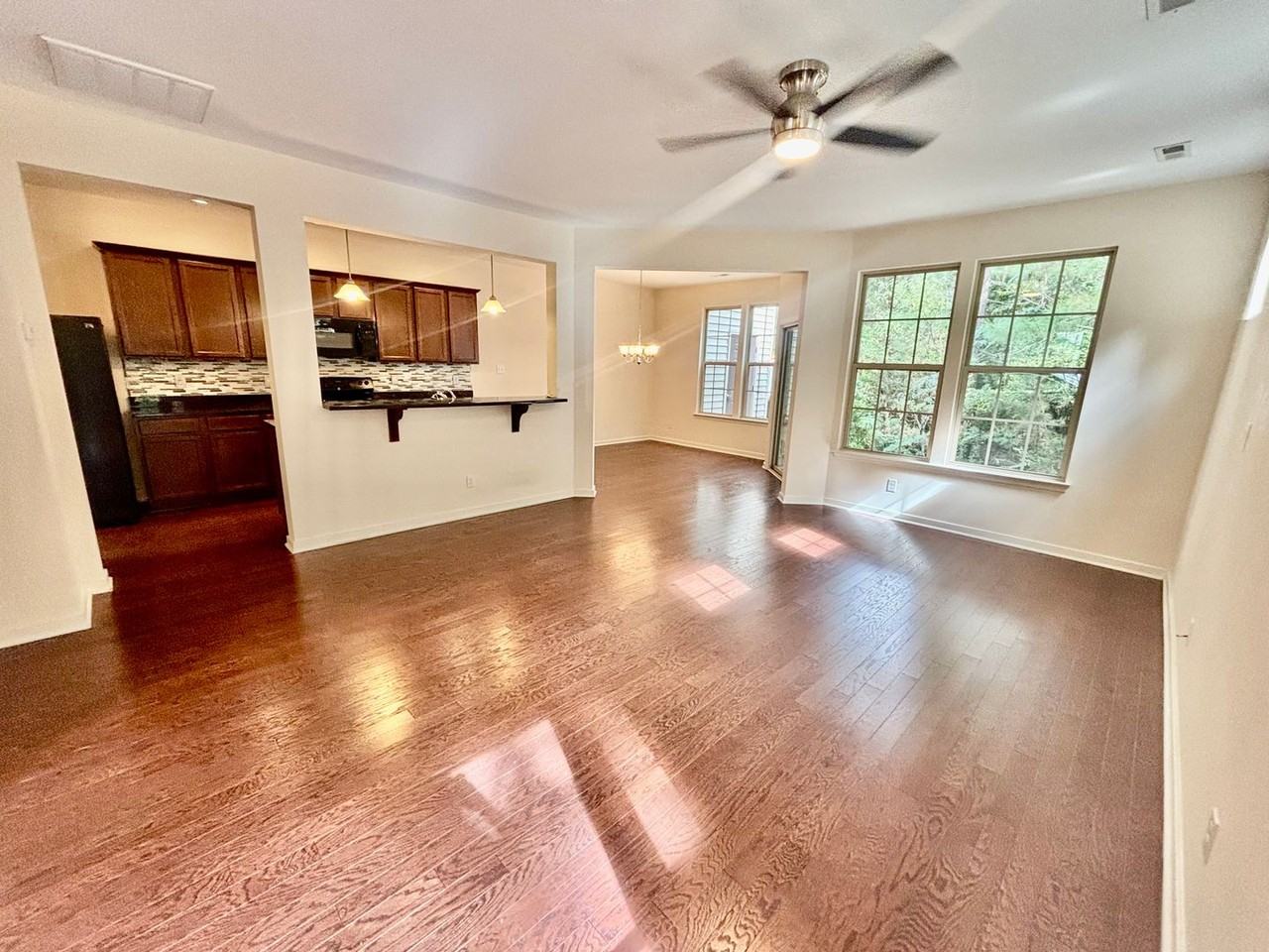 3231 Francis Court - Photo 4 of 38